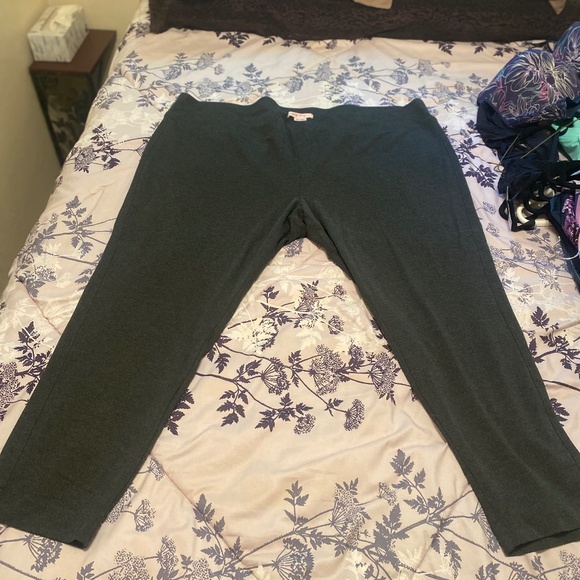 Pennington's Plus-Size Leggings, Grey, Size 5X - Picture 1 of 2